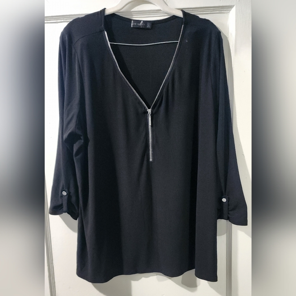 🌷Black Zipper V-Neck Blouse size 1X🌸